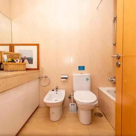 度假居 Modern 3 Bedroom House With Large Pool And Fast Internet, 100ft From The Sea - Sleeps 6 科斯塔卡莱塔